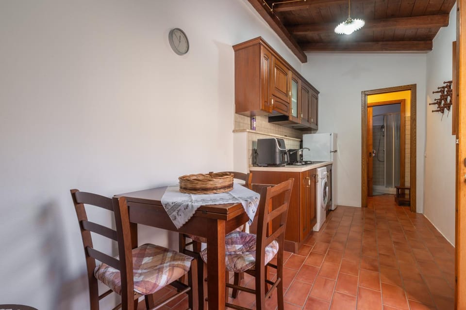 Property building, Kitchen or kitchenette, Living room