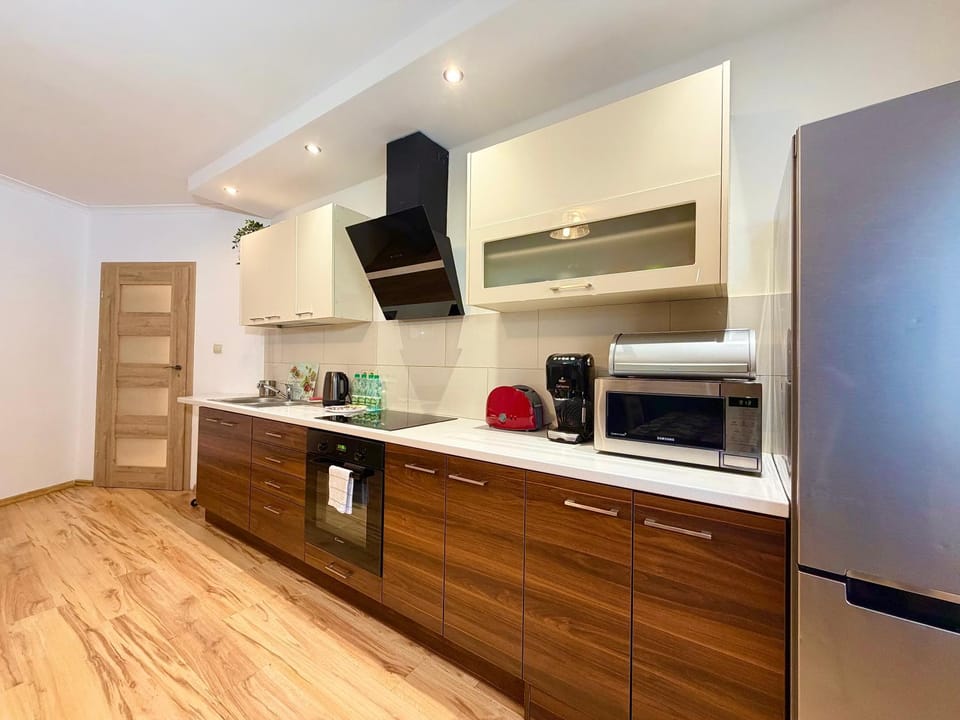 Kitchen or kitchenette, microwave, oven