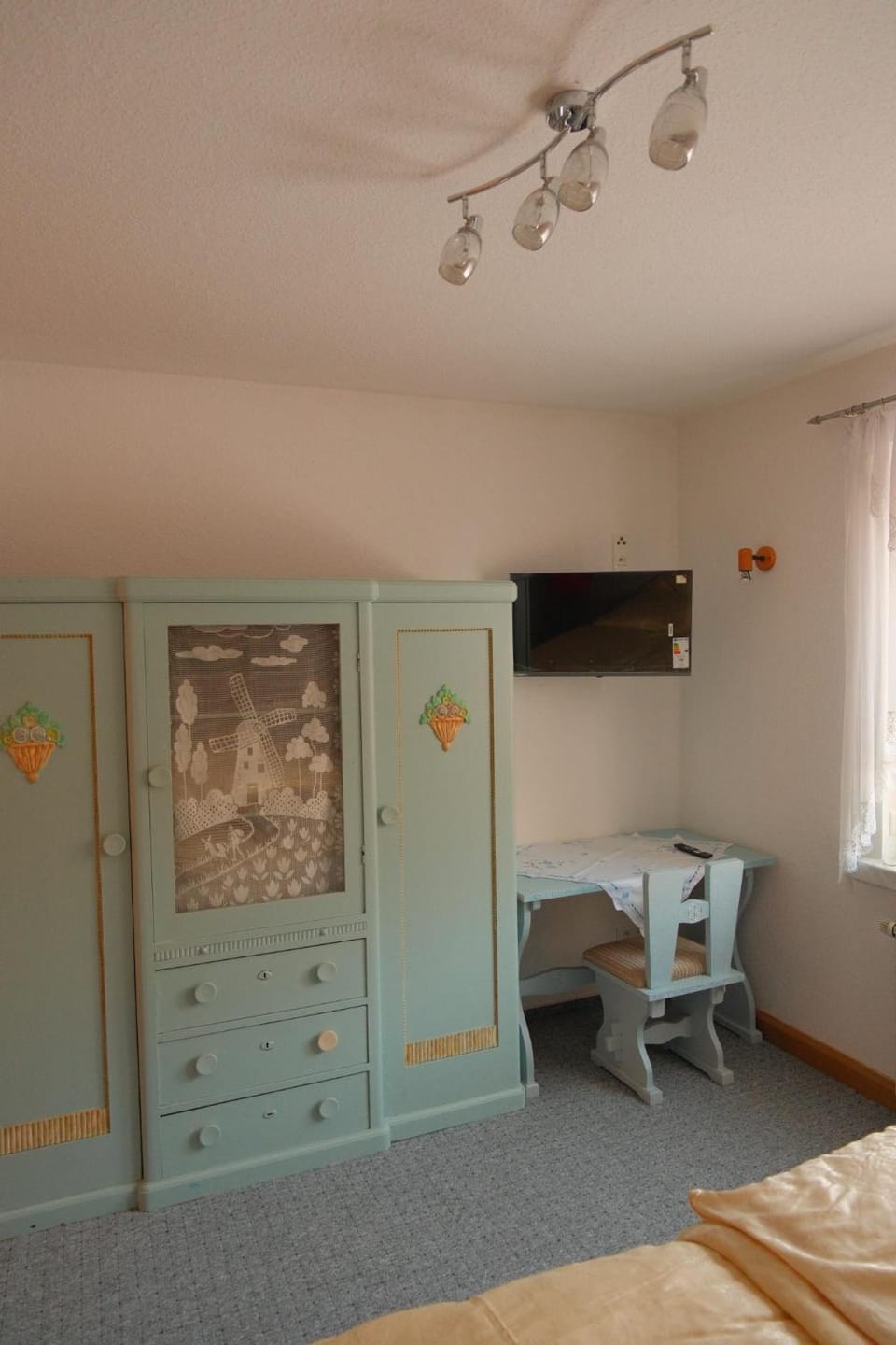Bed, TV and multimedia, Bedroom, wardrobe