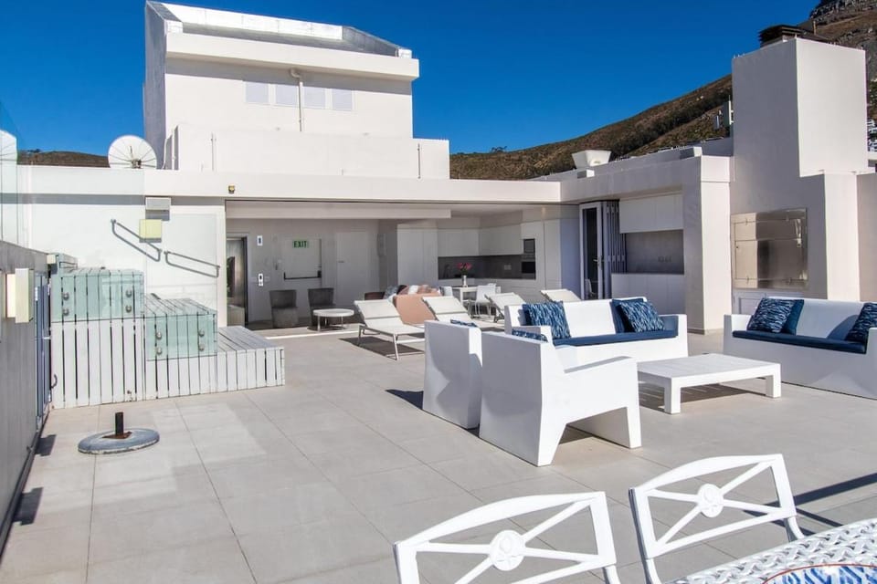 Bantry Bay Penthouse Beach Road Apartment in Sea Point