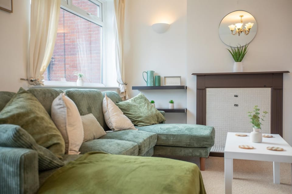 Secret Sea Hideaway Apartment in Portsmouth