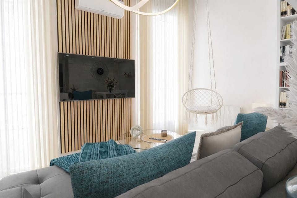 Communal lounge/ TV room, TV and multimedia, Living room