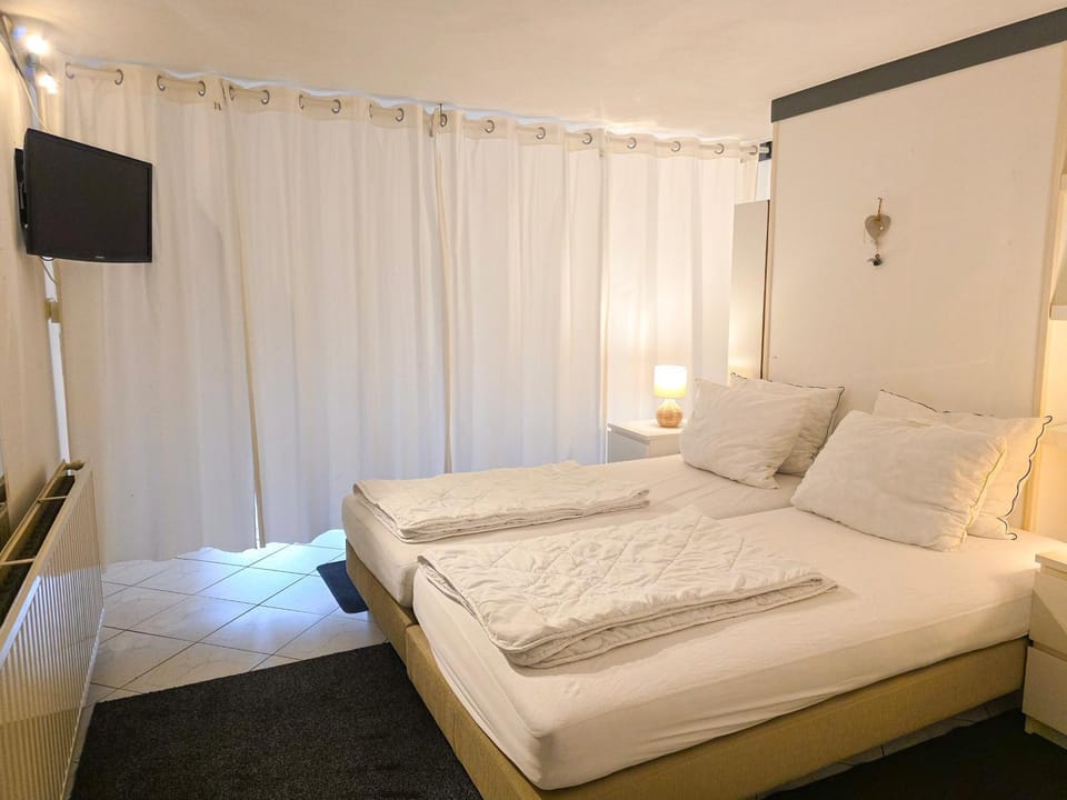 Bed, TV and multimedia
