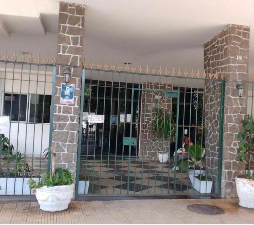 Apartamento na Praia de Botafogo a 3 minutos do metrô Apartment in Santa Teresa