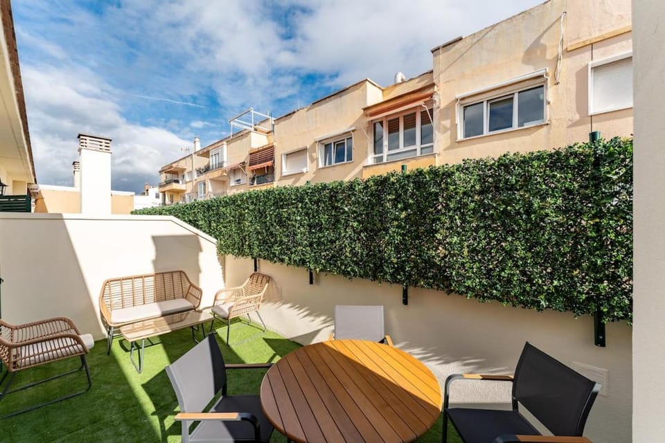 Stunning 1bed with Outdoor Dining in Malaga center Apartment in Malaga