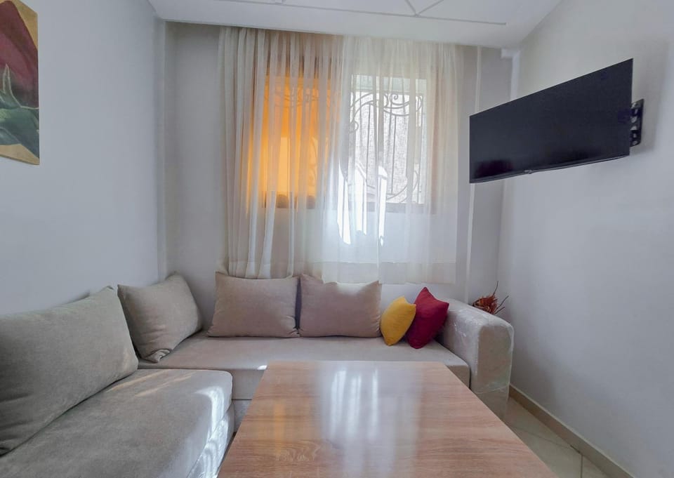 Communal lounge/ TV room, TV and multimedia, Living room, Seating area, Evening entertainment