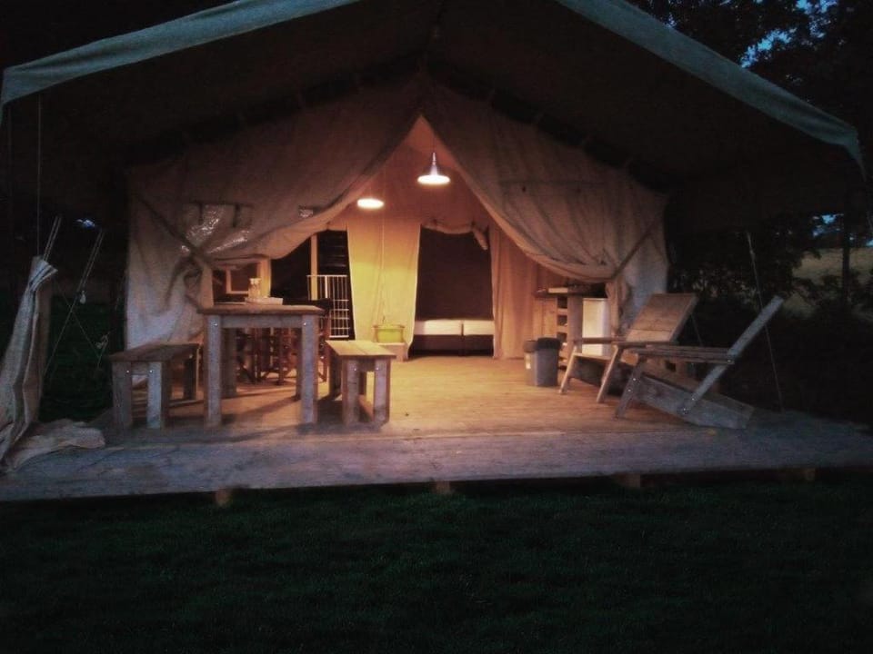 CAMELEON Safari Lodge tent Luxury tent in Auvergne-Rhône-Alpes