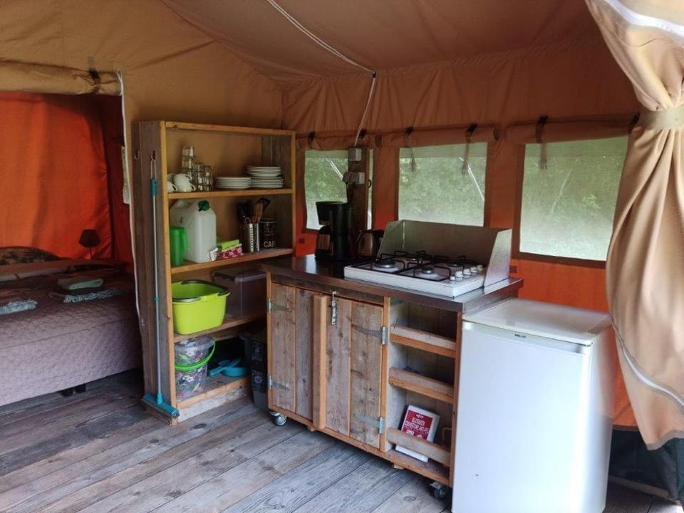 CAMELEON Safari Lodge tent Luxury tent in Auvergne-Rhône-Alpes