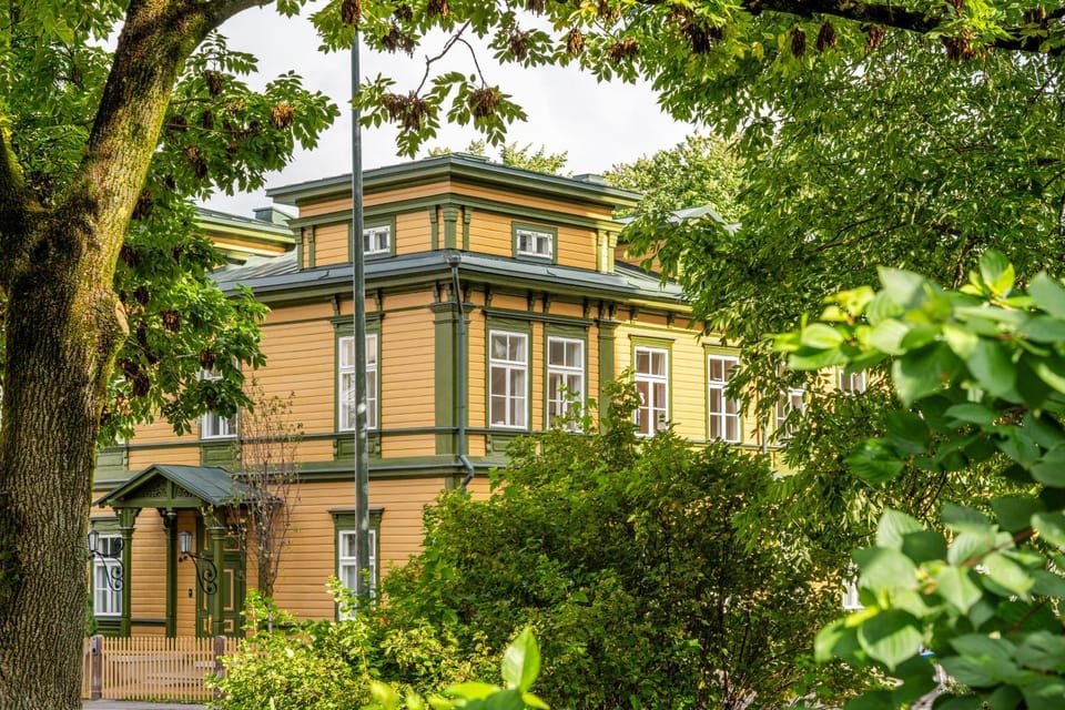 Historic Luxury Apartment with AC, Garden and Parking Apartment in Tallinn