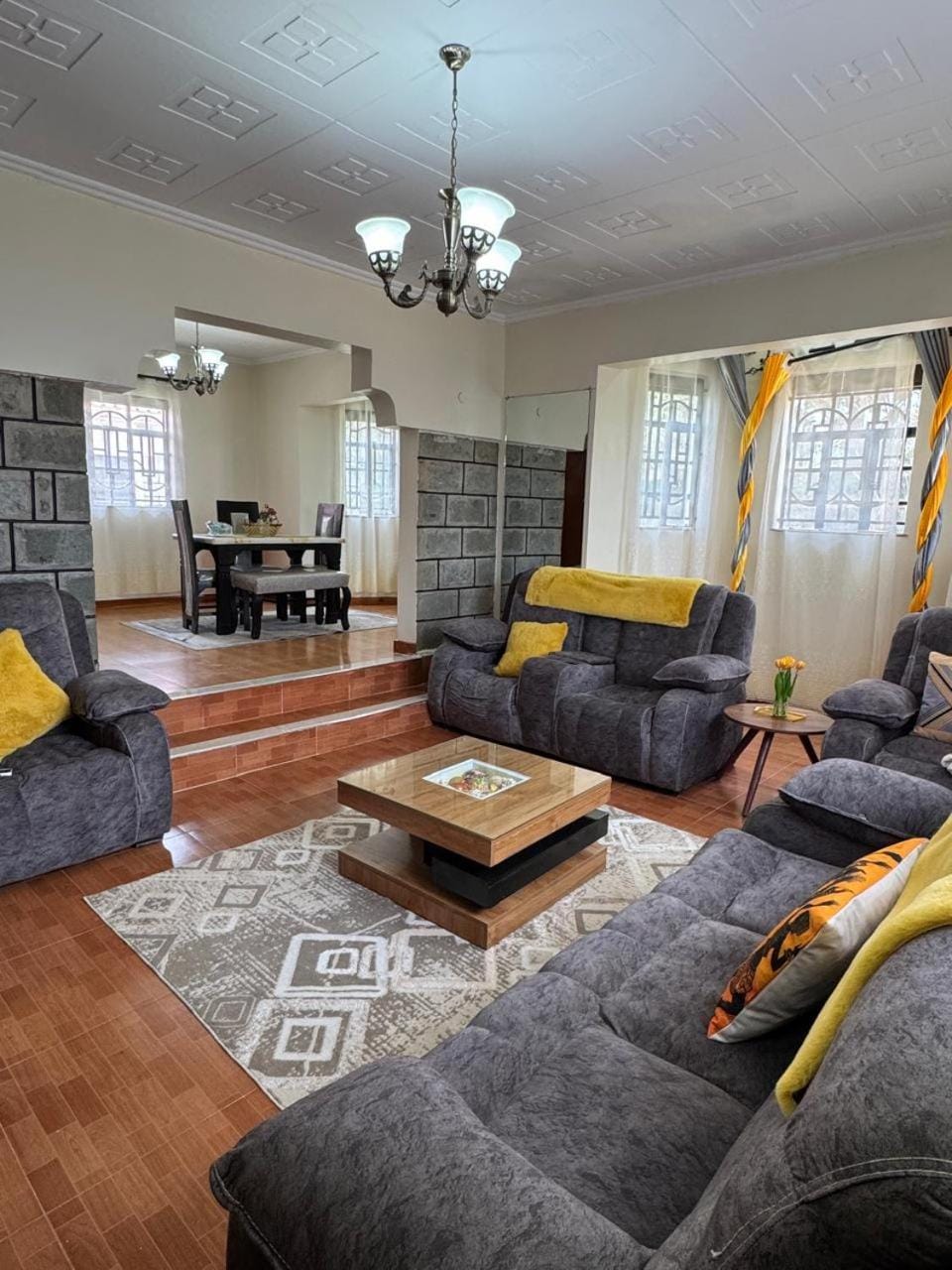 Living room, Seating area