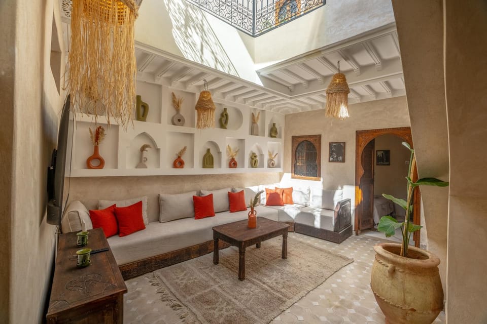 Living room, Seating area