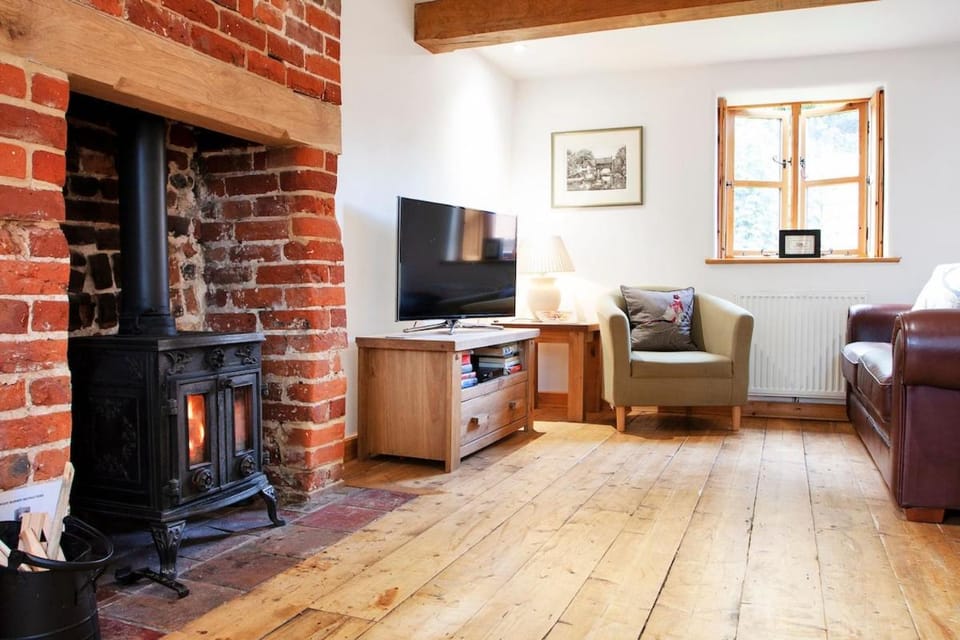 Norfolk Village Flint Cottage House in Broadland District