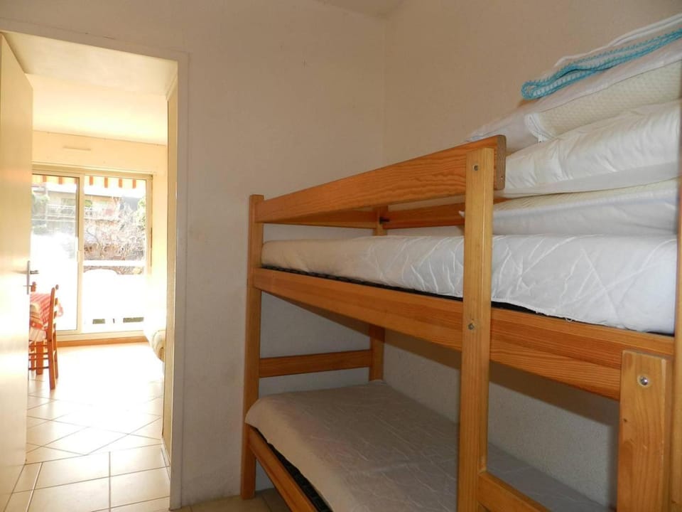 bunk bed