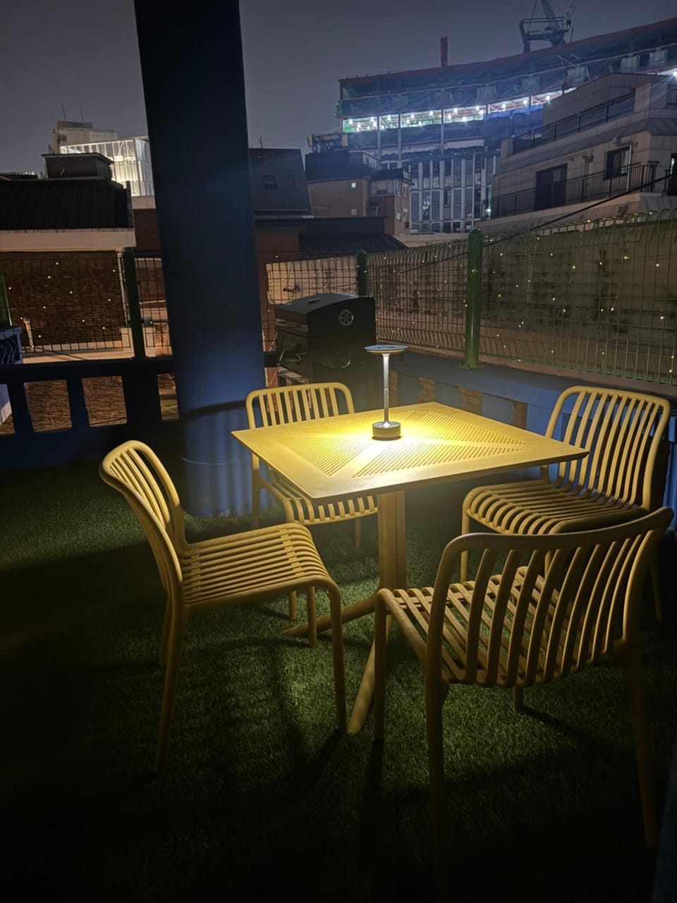 이태원스카이 Bed and Breakfast in Seoul