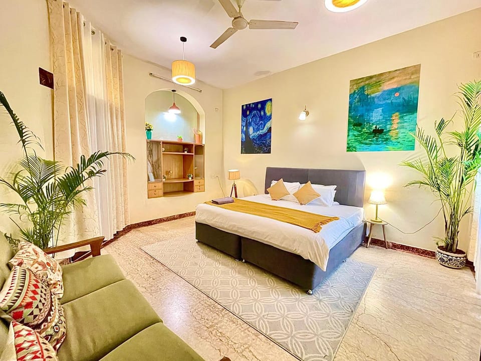 Bed, Photo of the whole room, Bedroom