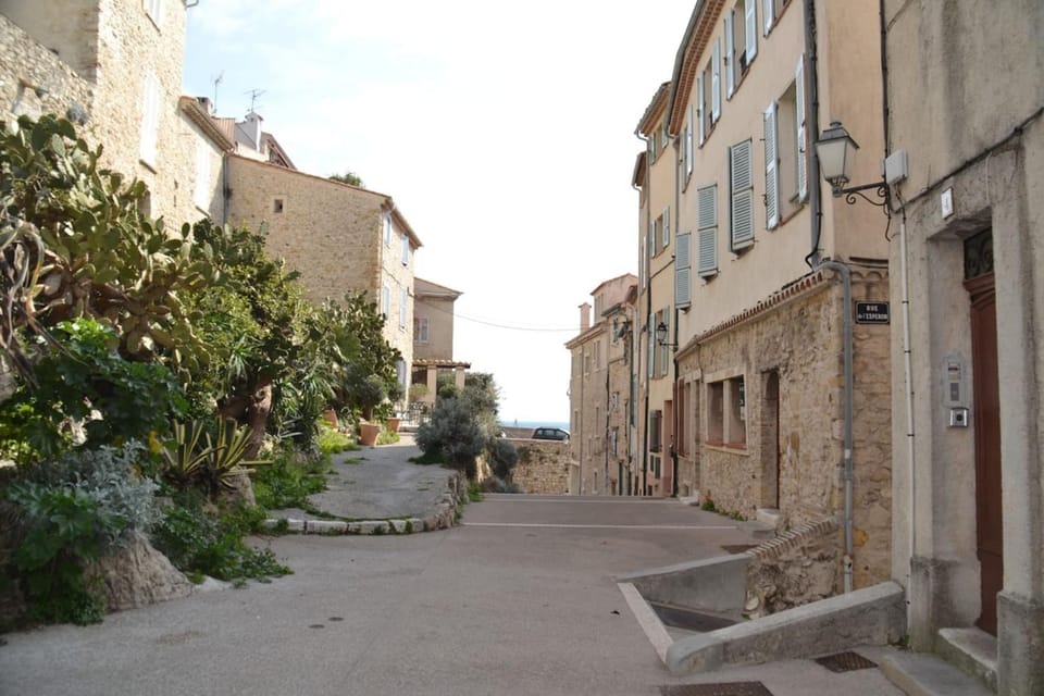 Lovely apartment in Old Town of Antibes 3 pers Apartment in Antibes