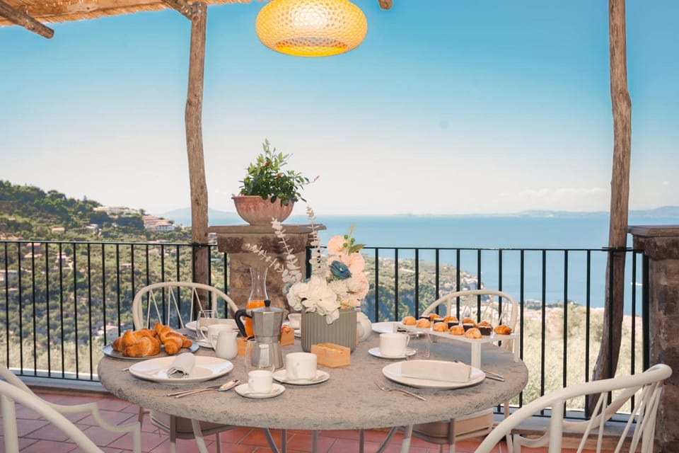 Day, Natural landscape, View (from property/room), Balcony/Terrace, Food and drinks, Dining area, Food, Mountain view, Sea view