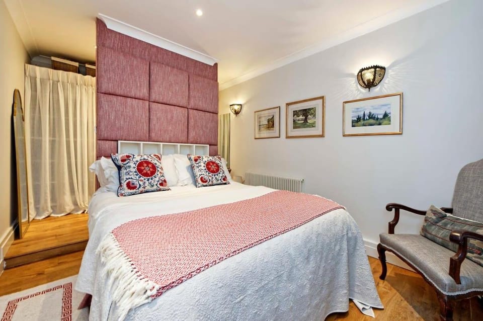 Gorgeous 4-bed House Near Museums & Hyde Park House in City of Westminster