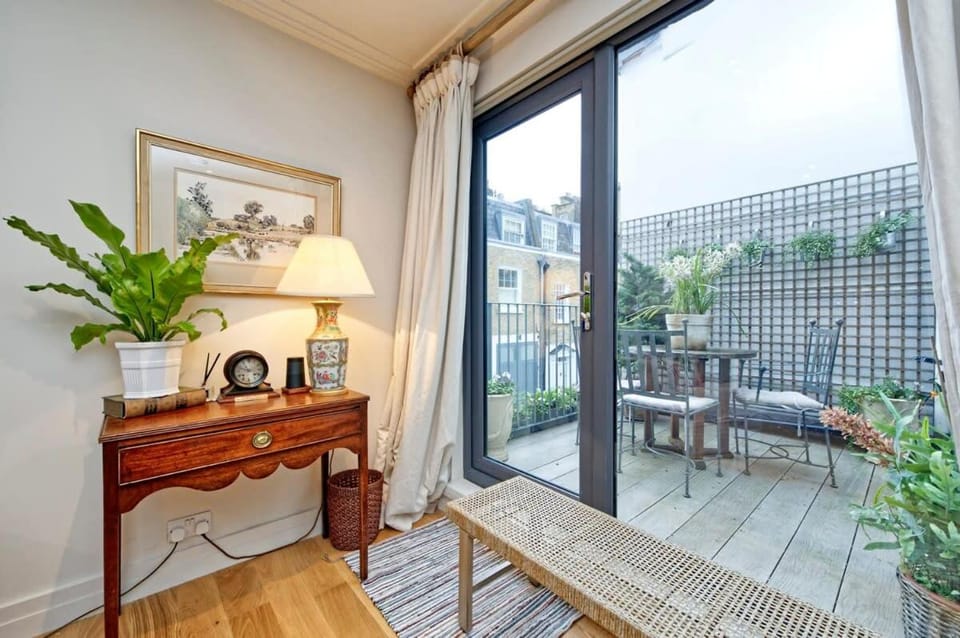 Gorgeous 4-bed House Near Museums & Hyde Park House in City of Westminster