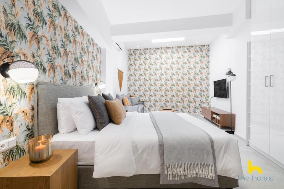 Eclectic Basement Studio with Ceiling Window near Acropolis! Apartment in Athens