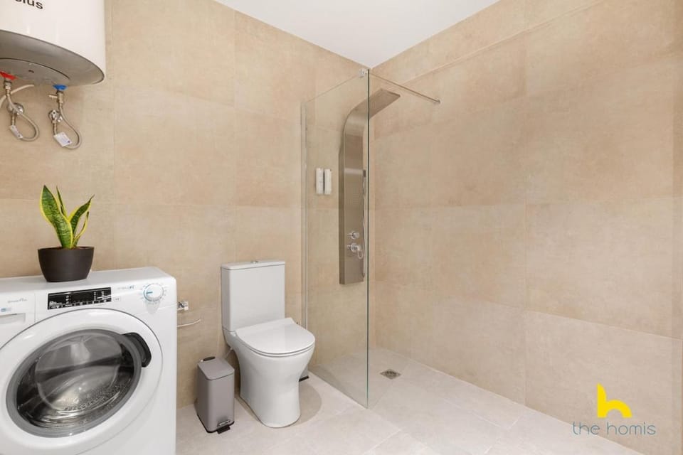 Eclectic Basement Studio with Ceiling Window near Acropolis! Apartment in Athens