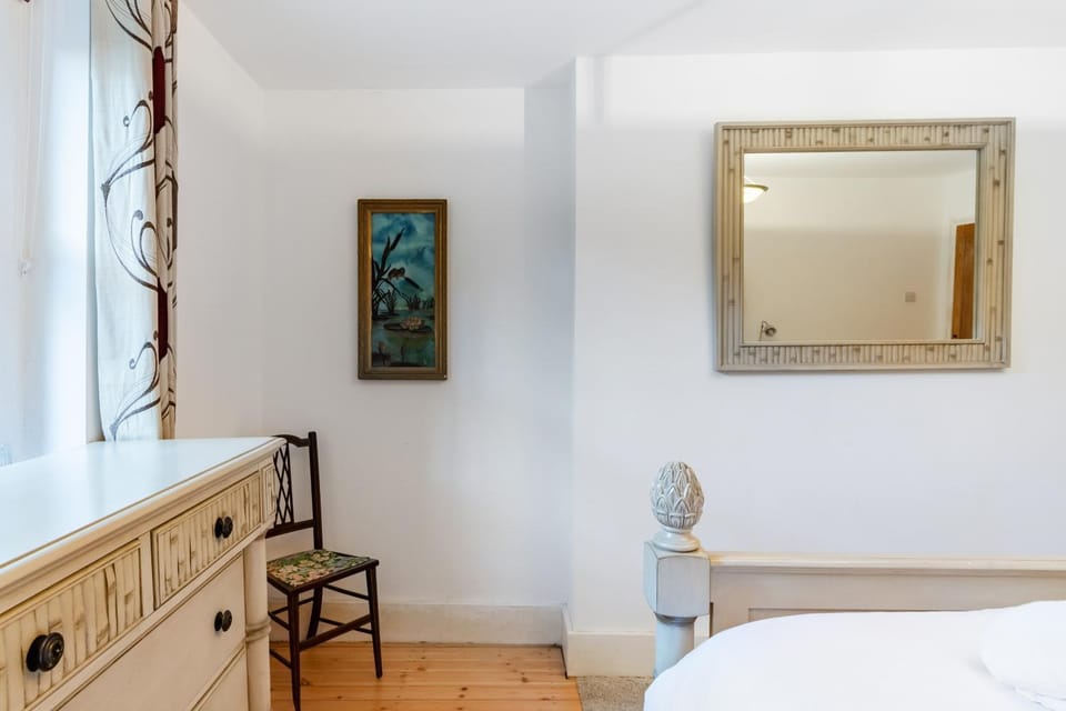 Elegant Retreat near the O2 Arena & Blackheath Apartment in London Borough of Lewisham