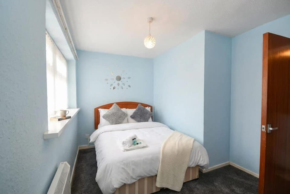 Convenient 2 Bedroom Apartment in Preston w WiFi Apartment in Preston