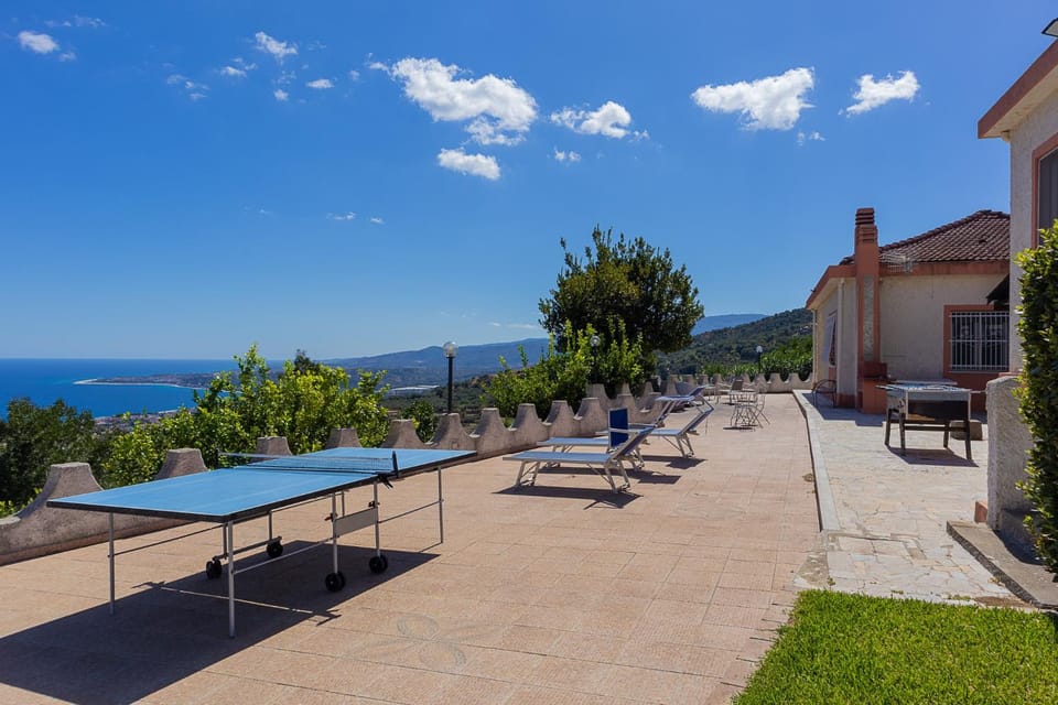 Patio, Day, Natural landscape, Sea view, sunbed
