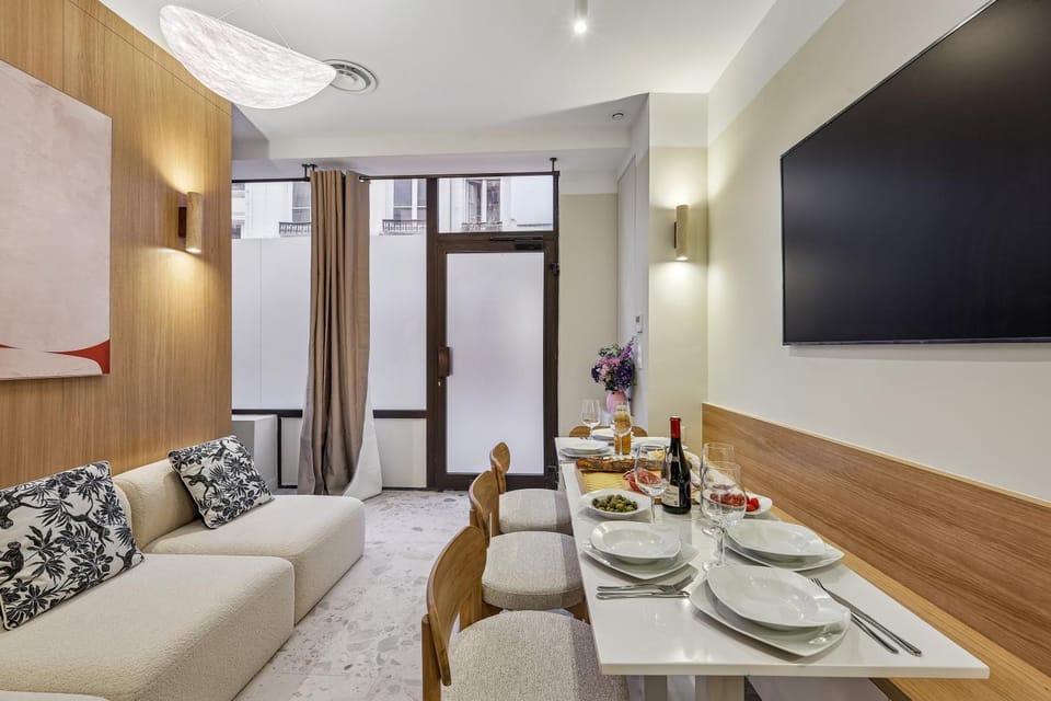 Lavie Maison - Design Suite & Spa Bath Hostel in Paris