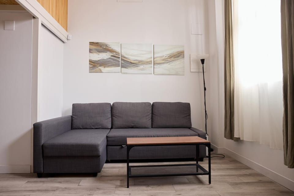 JRD alojamiento temporal en Legazpi Apartment in Madrid