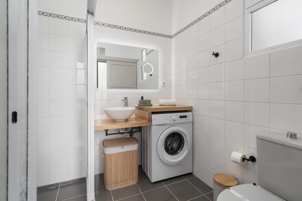 Shower, Bathroom, washing machine
