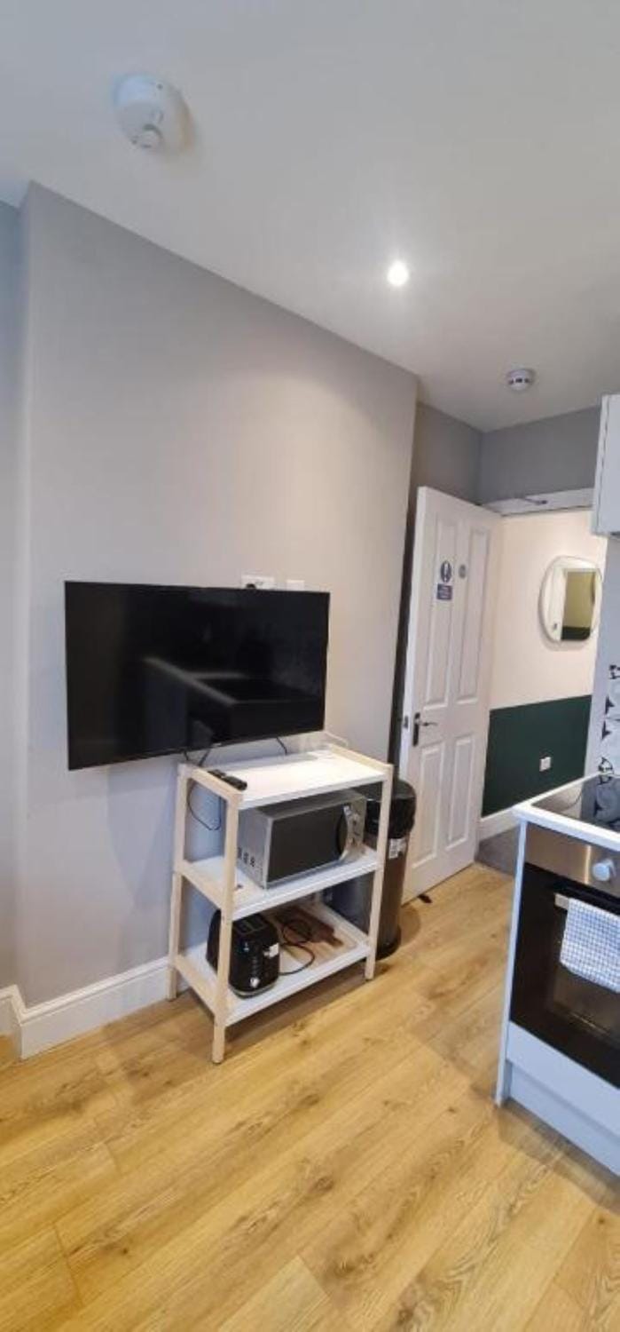 Kilburn Urban Suites Apartment in London Borough of Camden