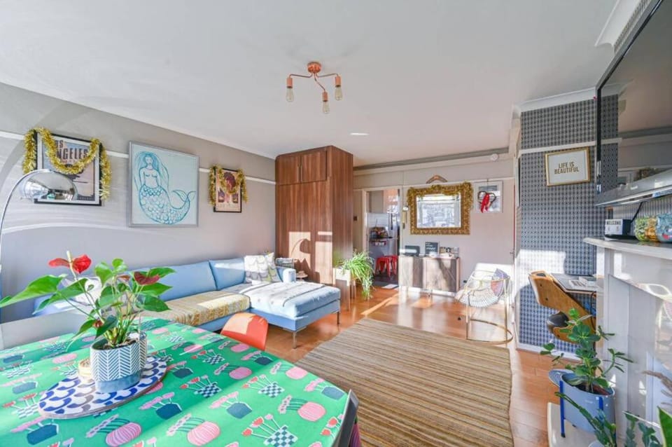 2-Bed Apartment, Sleeps 4, Greenwich, London House in London Borough of Lewisham