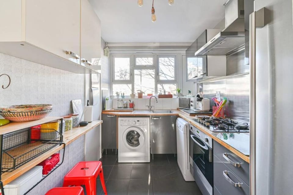 2-Bed Apartment, Sleeps 4, Greenwich, London House in London Borough of Lewisham