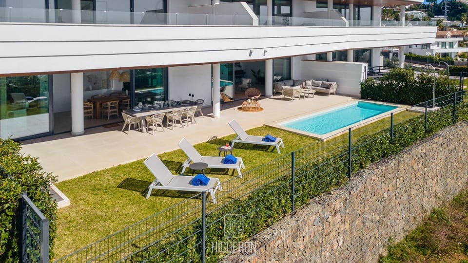 Day, Garden, Garden view, Pool view, Swimming pool, sunbed