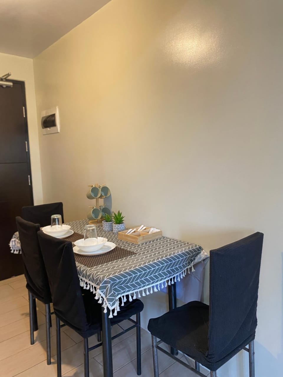 Cluster 3, 81 Newport Blvd near NAIA T3 Apartment hotel in Pasay