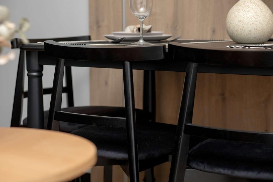 Seating area, Dining area