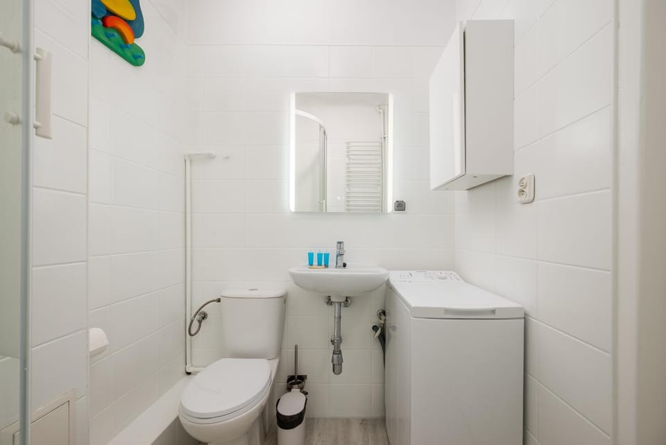 Bathroom, washing machine