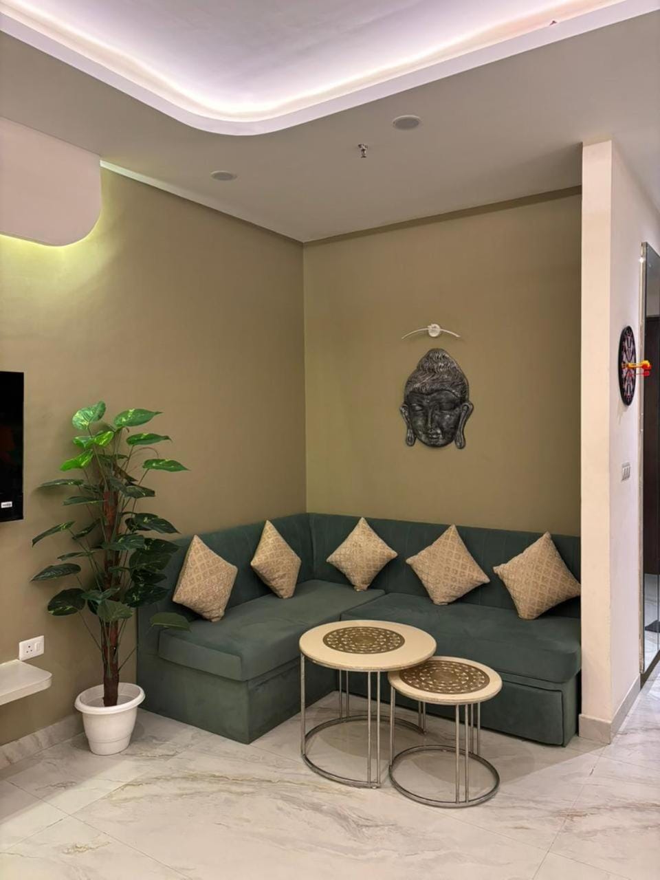 Sky High Nest Noida Apartment in Noida