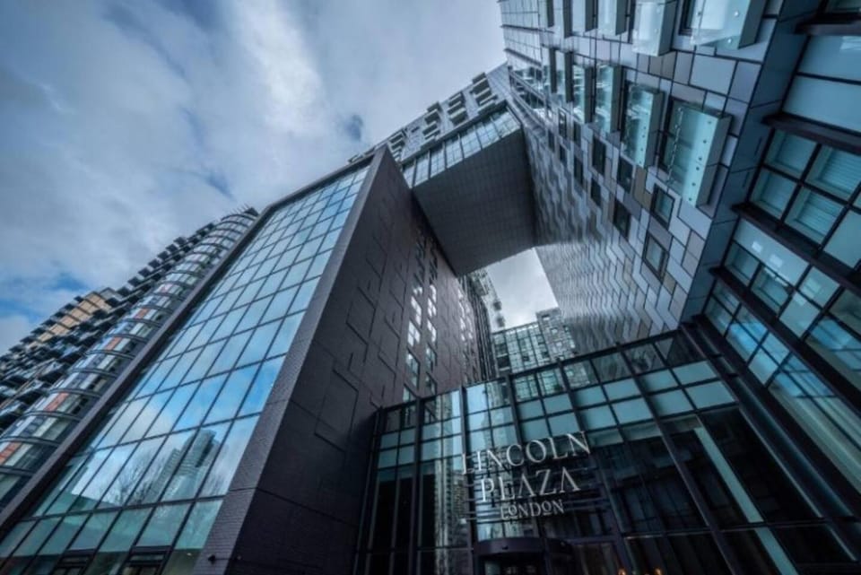 Upper Echelon - LP Residence Apartment in London