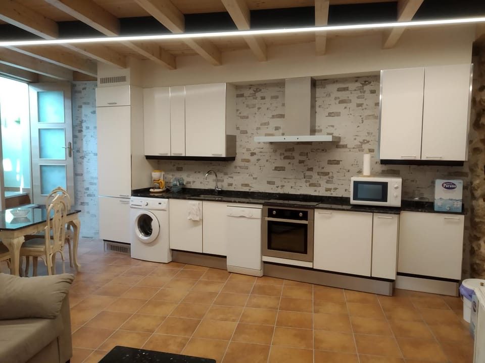 Trisquel 2 House in Galicia