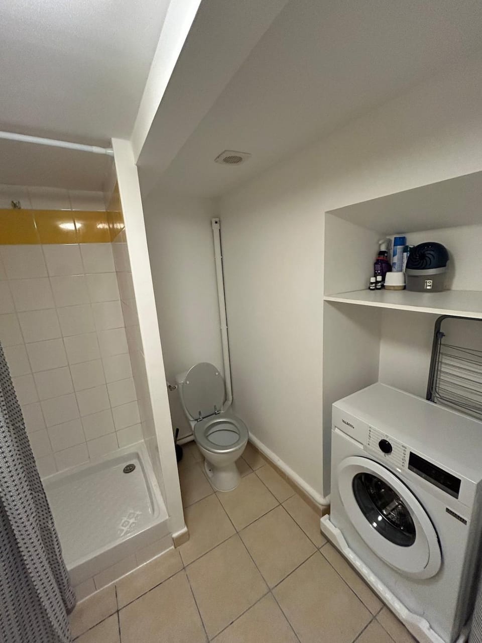 Toilet, washing machine