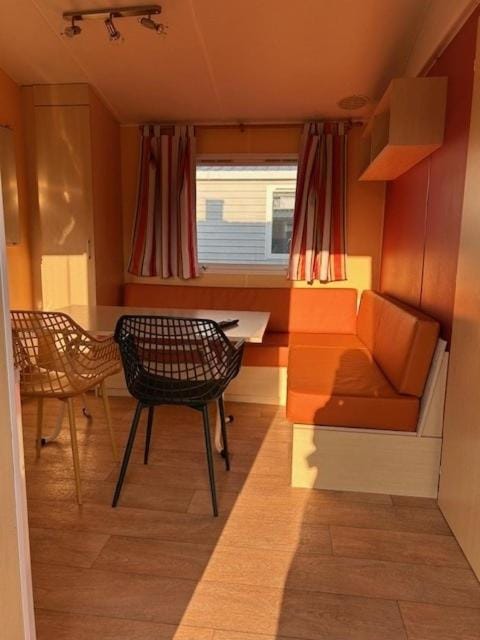 Mobilhome 3 bedrooms Camping Scheldeoord Chalet in Zeeland, Netherlands