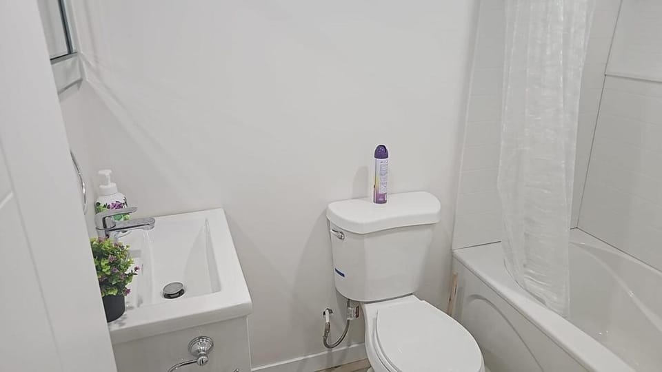 2 Bedroom Suite in Transcona Apartment in Winnipeg