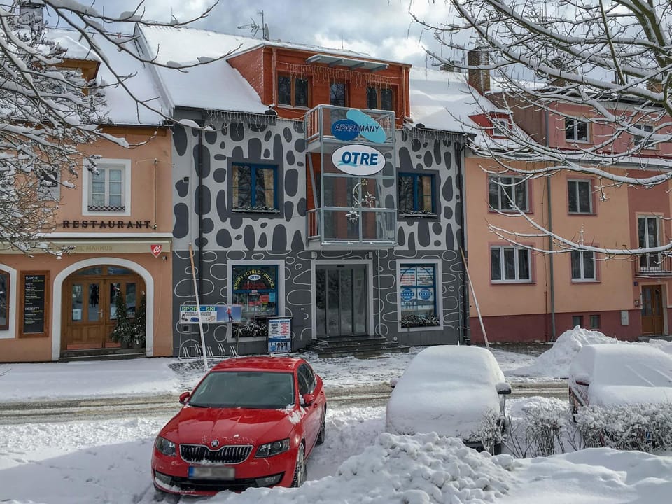 Property building, Facade/entrance, Winter