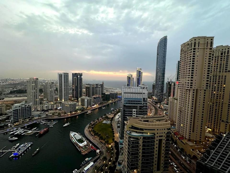 Stylish 1BR in Sparkle Towers Dubai Marina Escape Apartment in Dubai