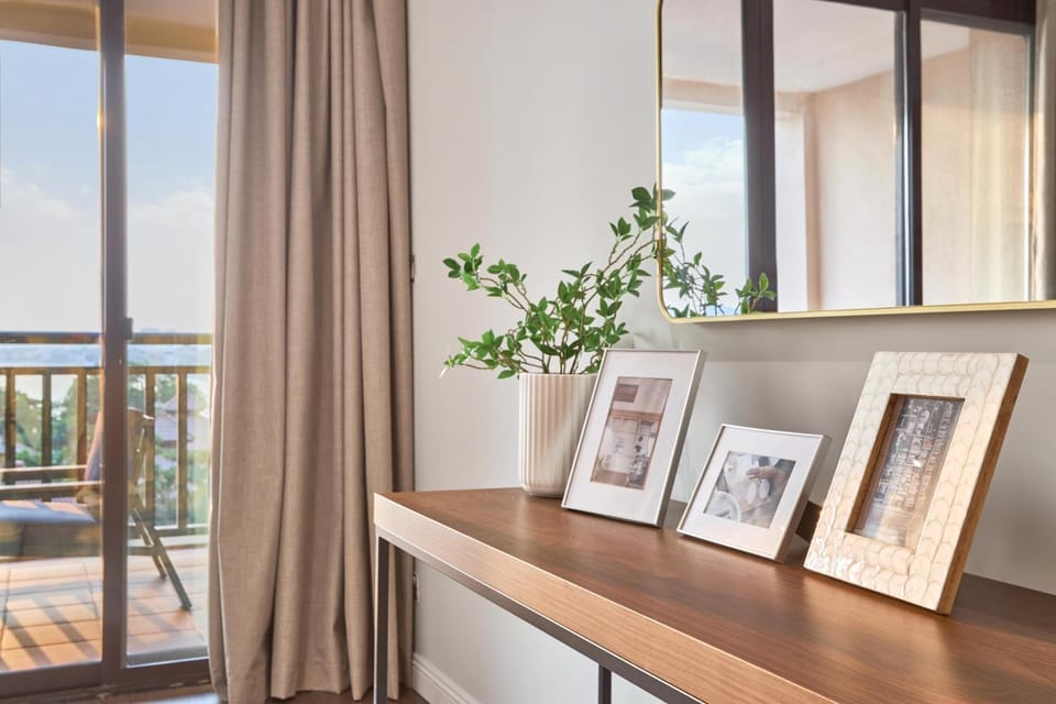 Royal Amwaj Palm Jumeirah - Luxury 1BR with Pool and Gym Apartment in Dubai