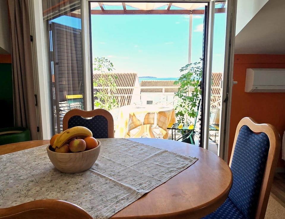 Balcony/Terrace, Dining area