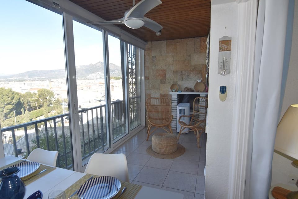 Balcony/Terrace, Mountain view, Sea view