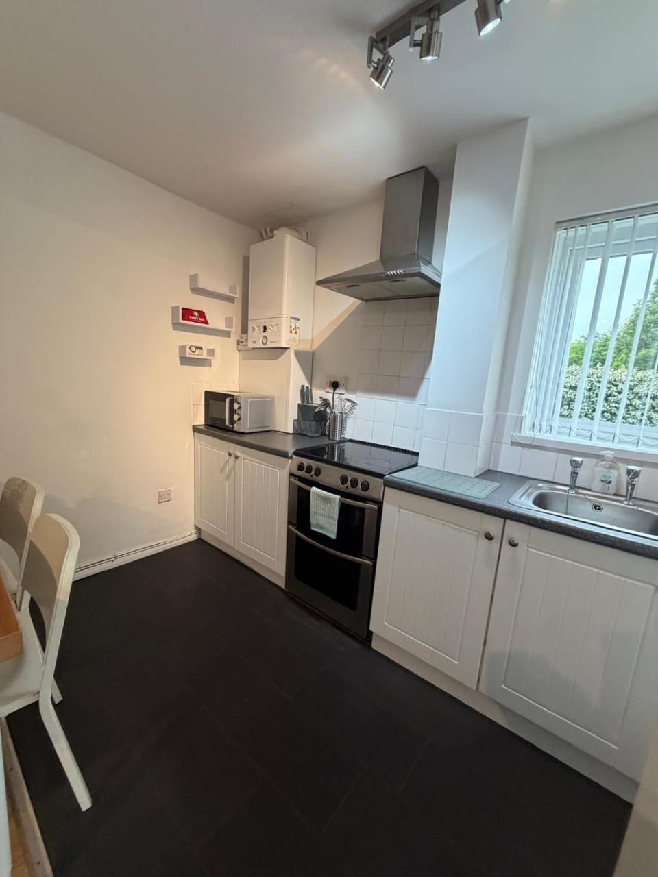 MySA- 2BR House Near City Centre and Cardiff Bay with 2 Parking Spaces and Large Garden House in Cardiff